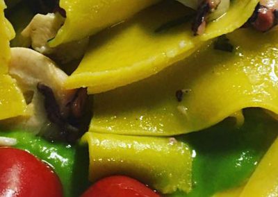 Pappardelle di Zafferano con Polpo e Crema di Piselli