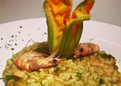 Risotto con gamberi e fiori di zucca